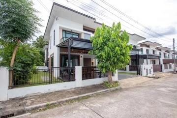 Ban Nawarat at Nam Phrae 3-Bedroom House to Rent