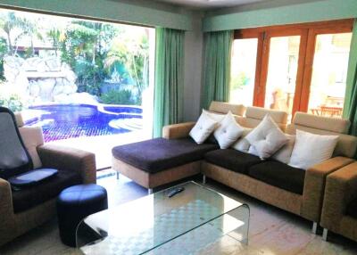 Spacious property with garden in East Pattaya