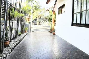 Spacious property with garden in East Pattaya