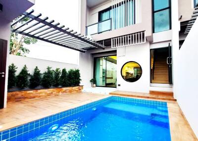 Modern 2-story townhome with private pool