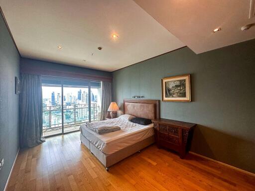 2-bedroom spacious condo for sale only 200m from BTS Phromphong