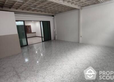 3-BR Townhouse near BTS Thong Lor