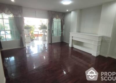 3-BR Townhouse near BTS Thong Lor