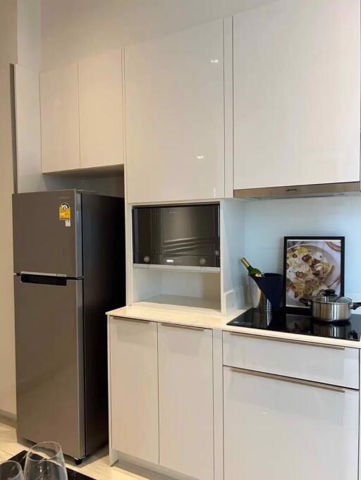 2 bed Condo in Ashton Silom Suriyawong Sub District C021008