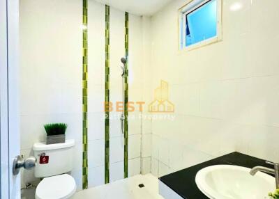 2 Bedrooms Townhouse in Rattanakorn 14 East Pattaya H011991