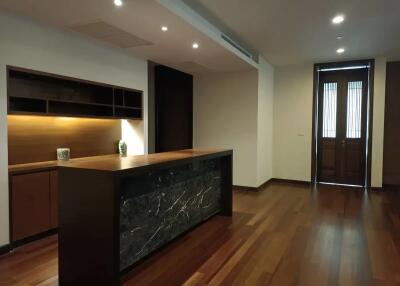 Vasu The Residence 4 bedroom penthouse apartment for rent