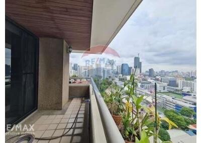 Pet-Friendly 21 Bedroom Condo with Nice City Views  MRT Phetchaburi 6 Mins Walk