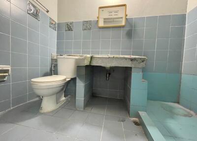 Bathroom with blue tile decor