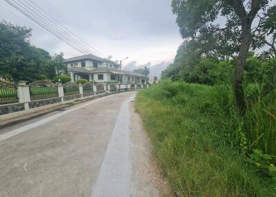 Exterior view of a residential building with a driveway