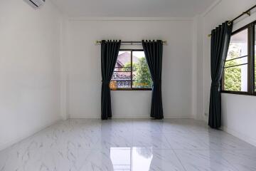 2 bedroom House in Pattaya Land and House East Pattaya