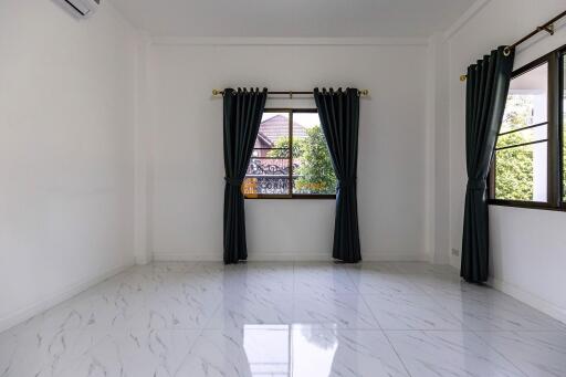 2 bedroom House in Pattaya Land and House East Pattaya