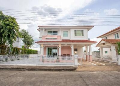 Ban Chollada by Land & House 3 Bedroom House