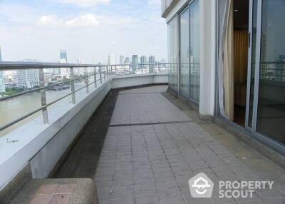 3-BR Condo at River Heaven Chareonkrung in Bang Kho Laem