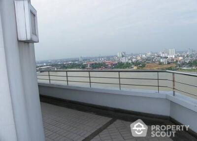 3-BR Condo at River Heaven Chareonkrung in Bang Kho Laem