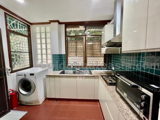 4 Bedrooms with Study Room Detached House - Sukhumvit Nana