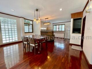 4 Bedrooms with Study Room Detached House - Sukhumvit Nana