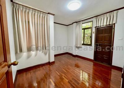 4 Bedrooms with Study Room Detached House - Sukhumvit Nana