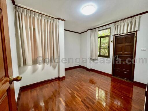 4 Bedrooms with Study Room Detached House - Sukhumvit Nana