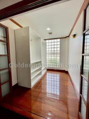 4 Bedrooms with Study Room Detached House - Sukhumvit Nana