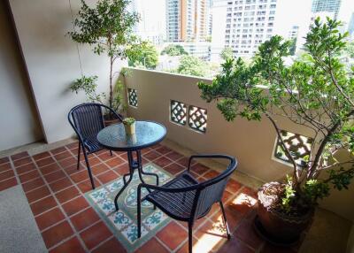 Raintree Village Apartment - Spacious Three Bedroom Condo with Bonus Rooms for Rent in Phrom Phong