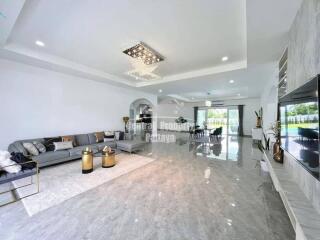 Stunning, 6 bedroom, 5 bathroom, pool villa for sale in Huay Yai.