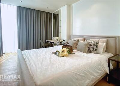 Luxury Modern 2 Bed Condo near BTS Chit Lom (5 mins walk)