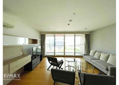 Luxurious 4-Bedroom Condo with Pet-Friendly Amenities in Thong Lo