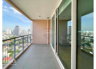 Luxurious 4-Bedroom Condo with Pet-Friendly Amenities in Thong Lo