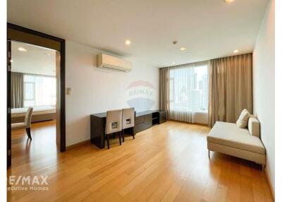 Luxurious 4-Bedroom Condo with Pet-Friendly Amenities in Thong Lo