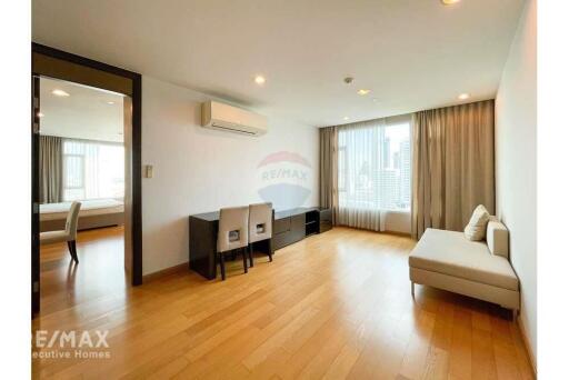 Luxurious 4-Bedroom Condo with Pet-Friendly Amenities in Thong Lo