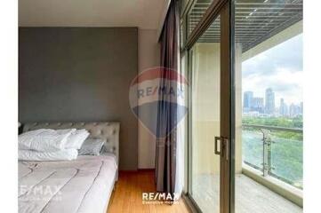 Elegant 2-Bedroom Pet Friendly Condo near Benjakitti Park - 5 Mins Walk to BTS Asok