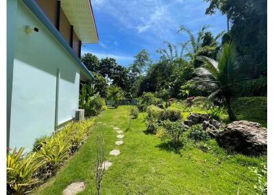 1,600 Sqm., 3 Beds, 3 Baths Townhouse listed for ฿ 8,900,000.