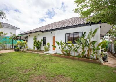 Charming Three-Bedroom House : San Phi Suea