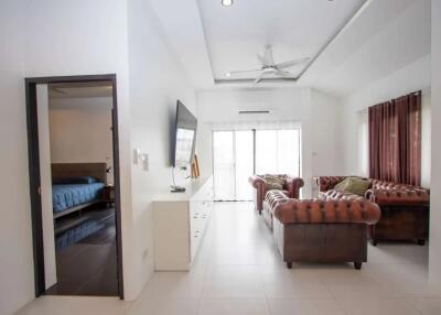 Charming Three-Bedroom House : San Phi Suea