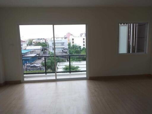 For Rent Bangkok Home Office Grand De Ville Srinakarin Srinagarindra Prawet