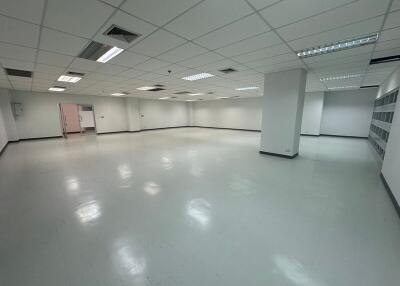 For Rent Bangkok Office Sliom BTS Sala Daeng MRT Si Lom Bang Rak