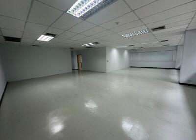 For Rent Bangkok Office Sliom BTS Sala Daeng MRT Si Lom Bang Rak