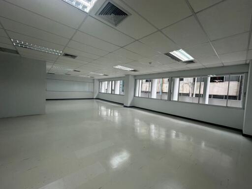 For Rent Bangkok Office Sliom BTS Sala Daeng MRT Si Lom Bang Rak