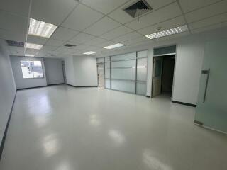 For Rent Bangkok Office Sliom BTS Sala Daeng MRT Si Lom Bang Rak