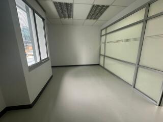 For Rent Bangkok Office Sliom BTS Sala Daeng MRT Si Lom Bang Rak