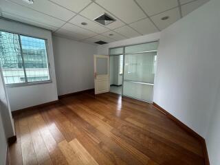 For Rent Bangkok Office Sliom BTS Sala Daeng MRT Si Lom Bang Rak