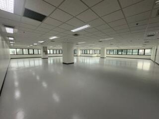 For Rent Bangkok Office Sliom BTS Sala Daeng MRT Si Lom Bang Rak