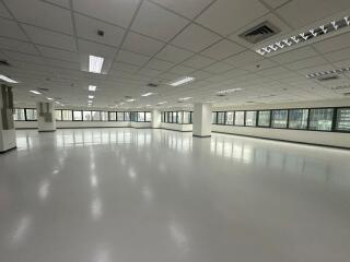 For Rent Bangkok Office Sliom BTS Sala Daeng MRT Si Lom Bang Rak