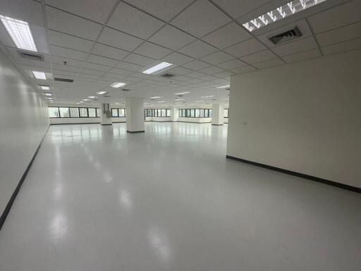 For Rent Bangkok Office Sliom BTS Sala Daeng MRT Si Lom Bang Rak