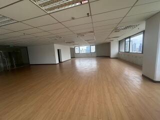 For Rent Bangkok Office Sliom BTS Sala Daeng MRT Si Lom Bang Rak