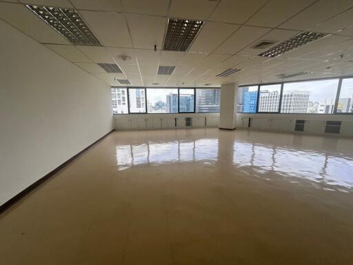 For Rent Bangkok Office Sliom BTS Sala Daeng MRT Si Lom Bang Rak