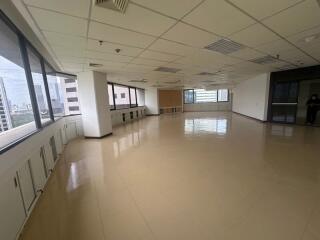 For Rent Bangkok Office Sliom BTS Sala Daeng MRT Si Lom Bang Rak