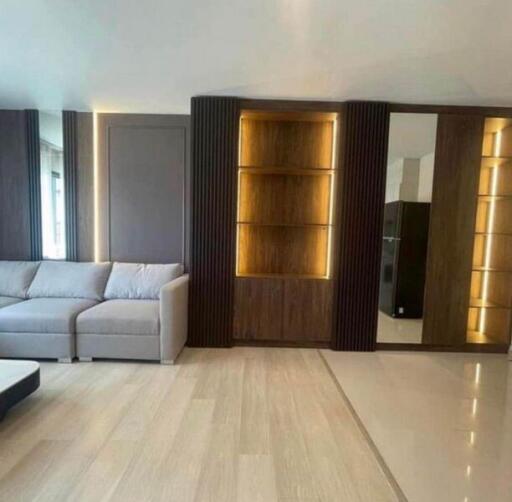 For Sale and Rent Bangkok Condo Life One Wireless Witthayu BTS Phloen Chit Pathum Wan