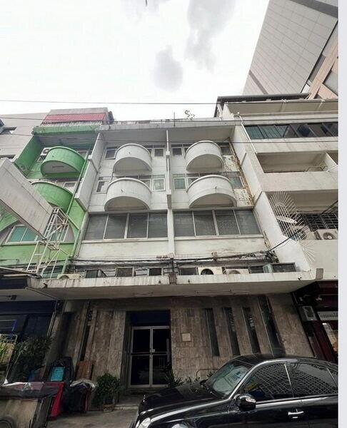 For Sale Bangkok Shophouse Sliom BTS Sala Daeng MRT Si Lom Bang Rak