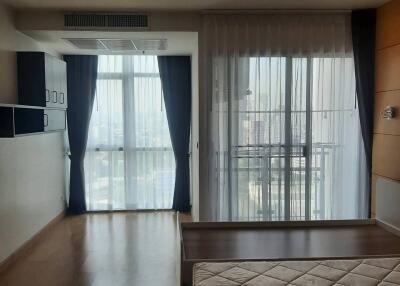 1-BR Condo at Nusasiri Grand Condominium near BTS Ekkamai